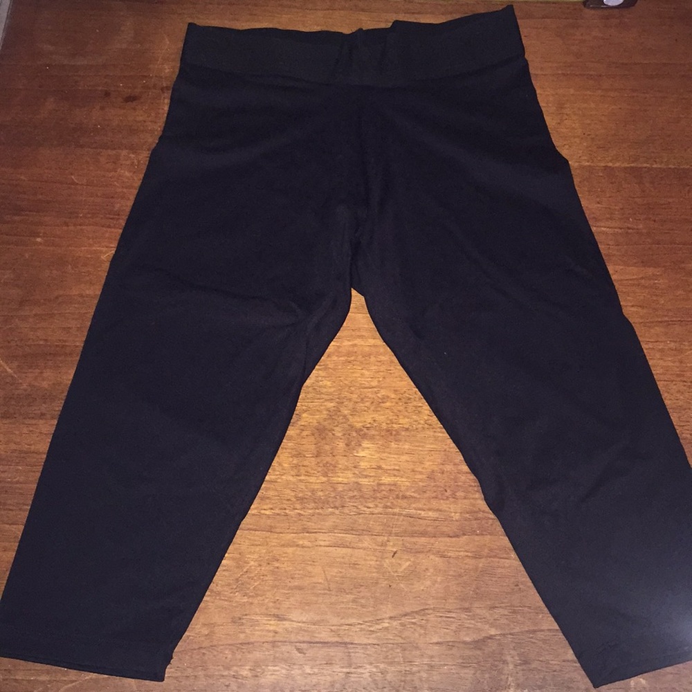 VS PINK Ultimate Extreme Crop Leggings Logo Waist